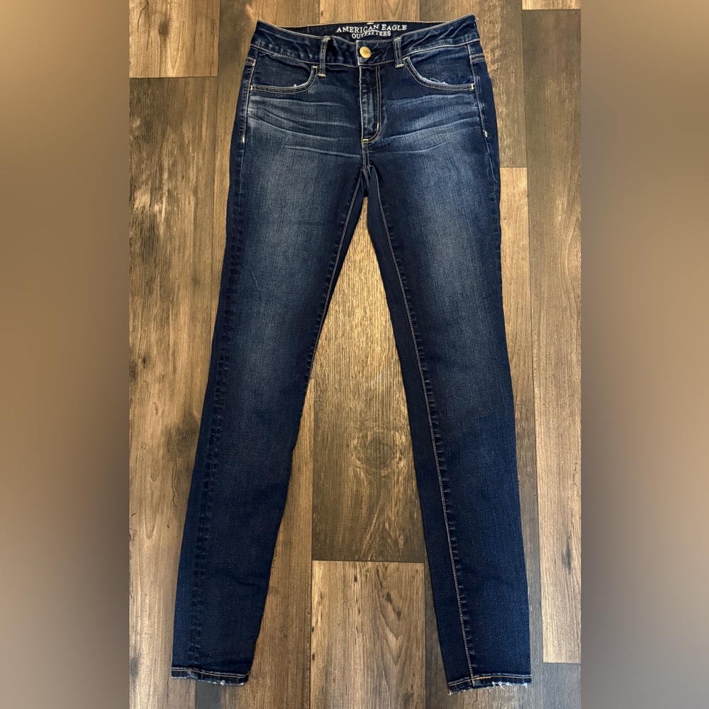 American Eagle Outfitters ~ Dark Wash, Super Stretch, Skinny Jeans